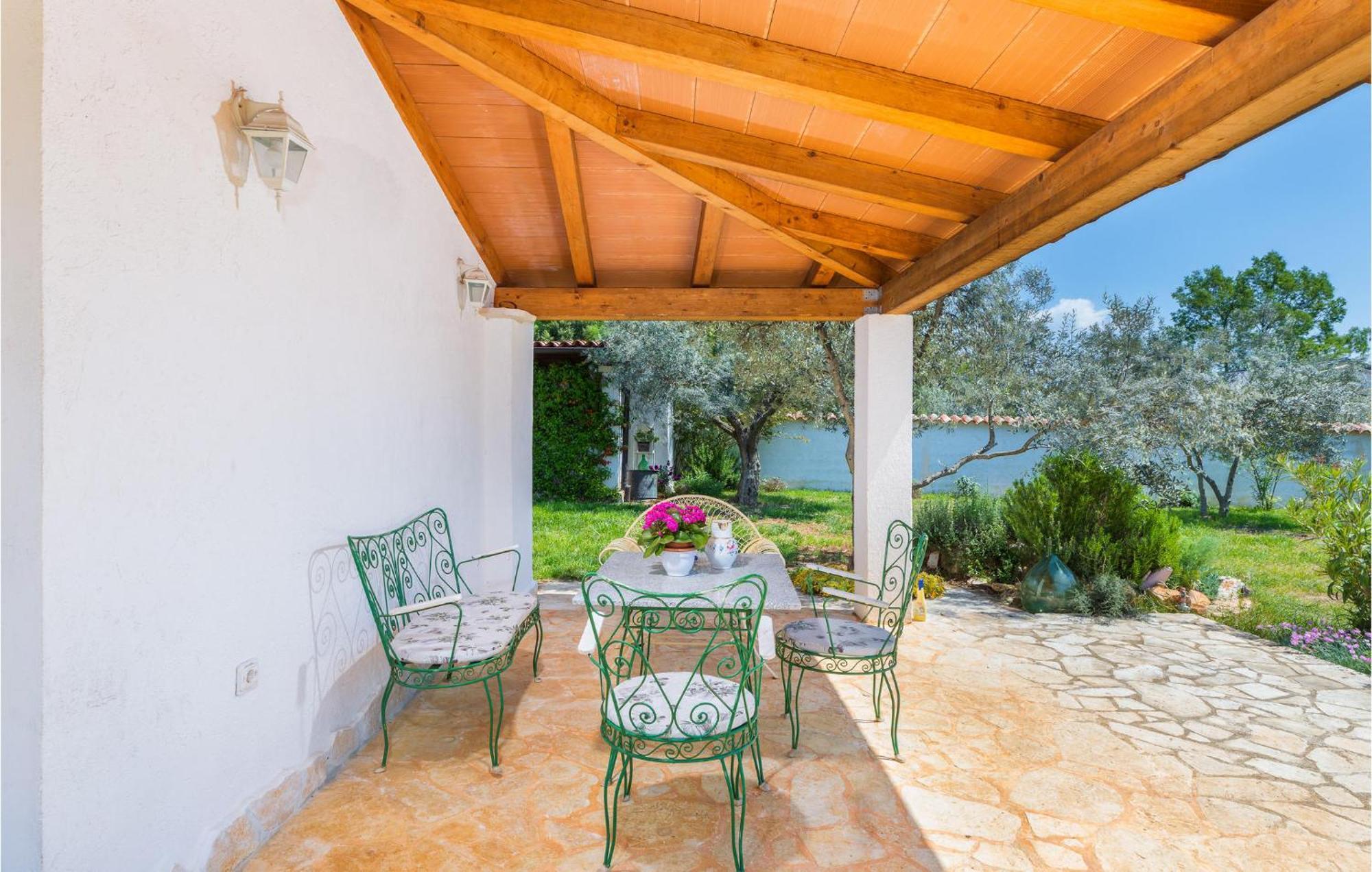 Beautiful In With Outdoor Swimming Pool Hébergement de vacances Pula