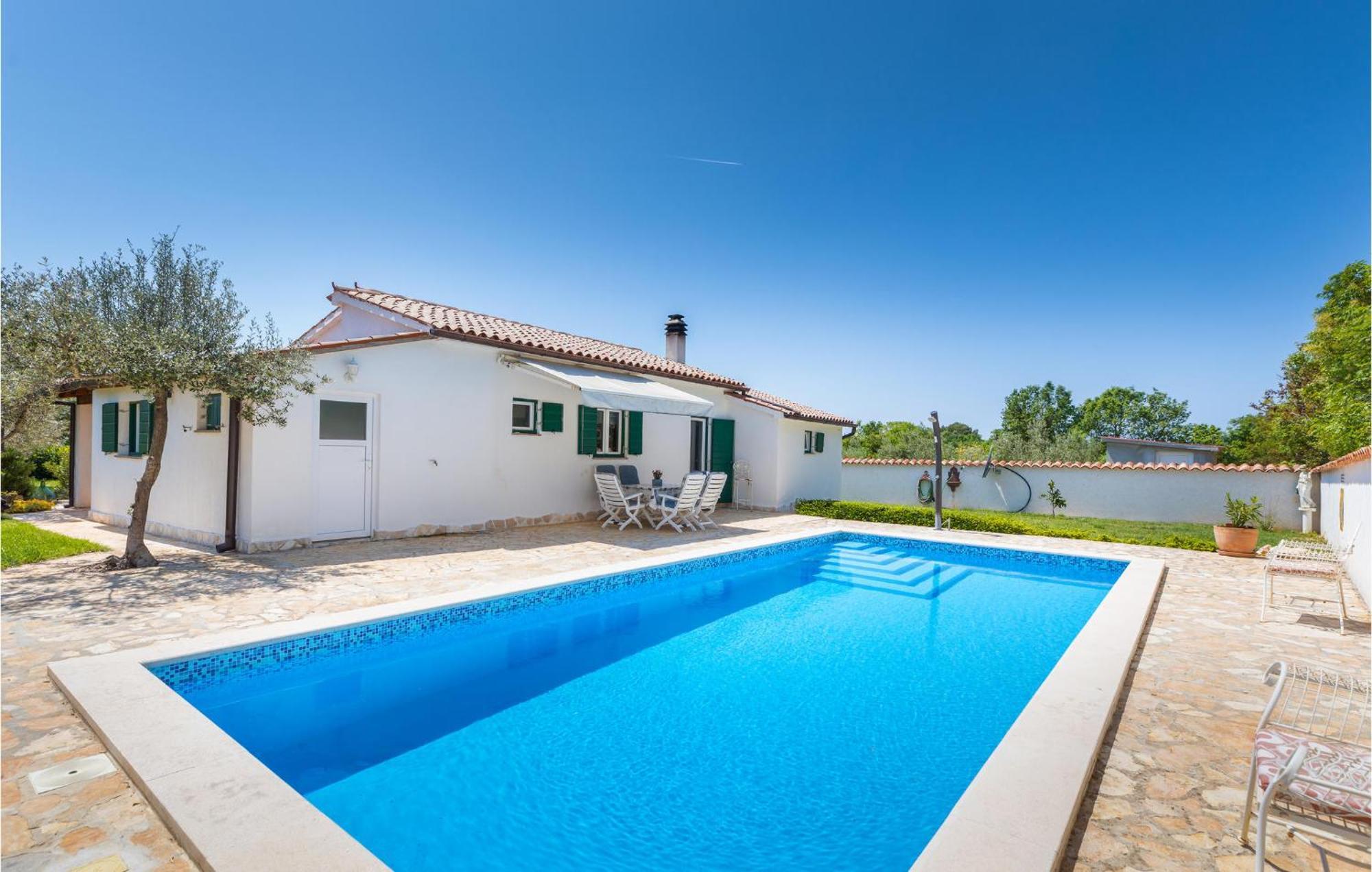 Beautiful In With Outdoor Swimming Pool Hébergement de vacances *