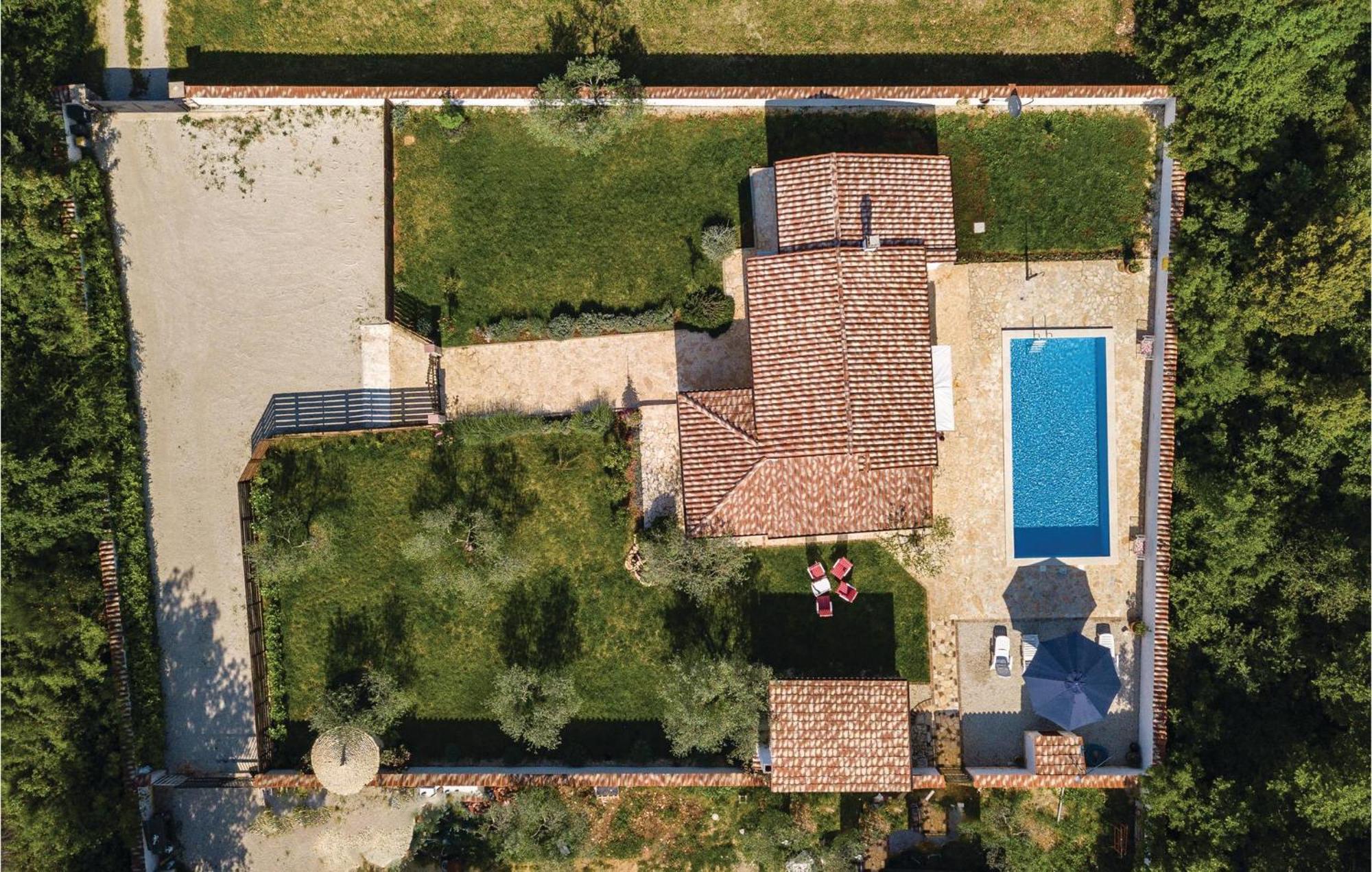 Beautiful In With Outdoor Swimming Pool Hébergement de vacances Pula