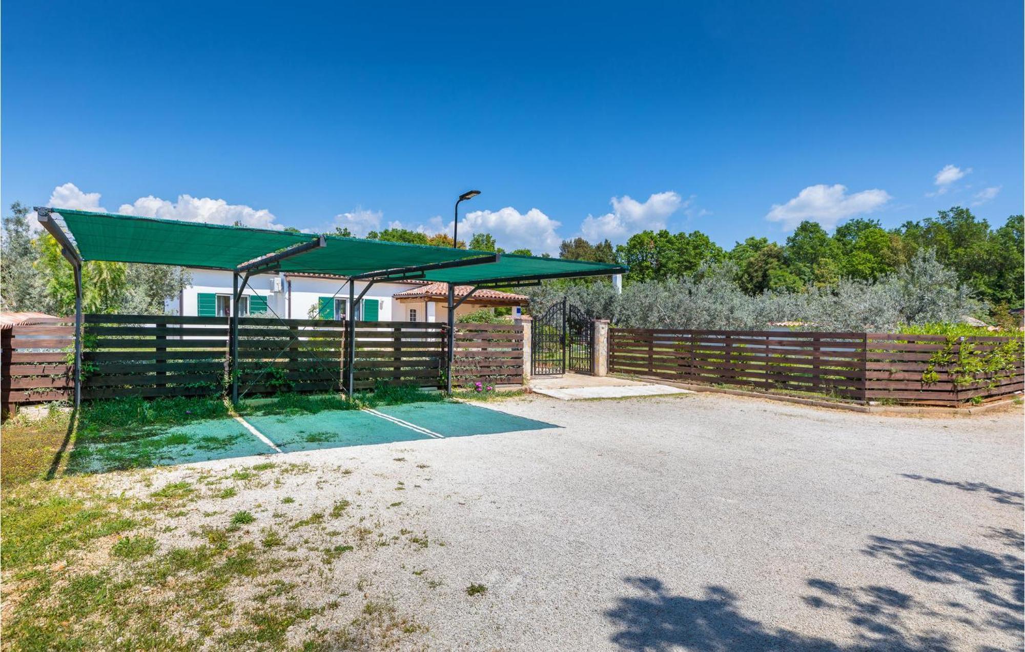 Beautiful In With Outdoor Swimming Pool